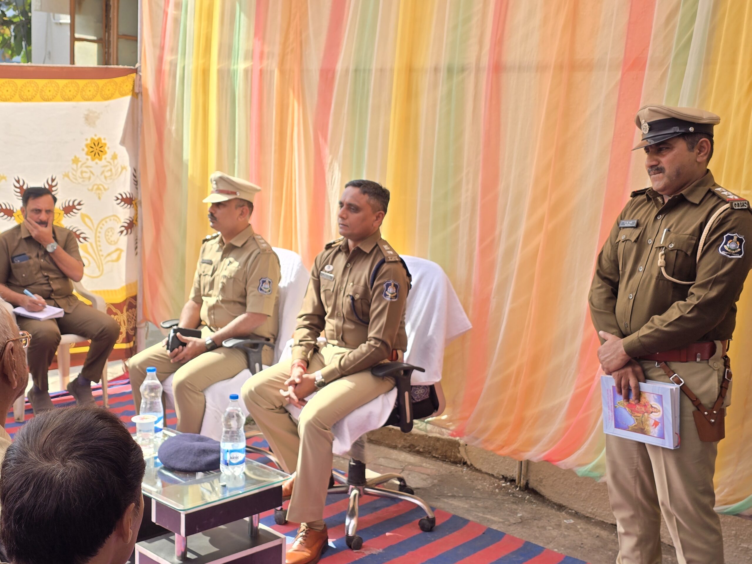 મહેસાણા જિલ્લા વડા નું વાર્ષિક ઇન્સ્પેકશન નિરીક્ષણ પછી લોકદરબાર યોજાયો.