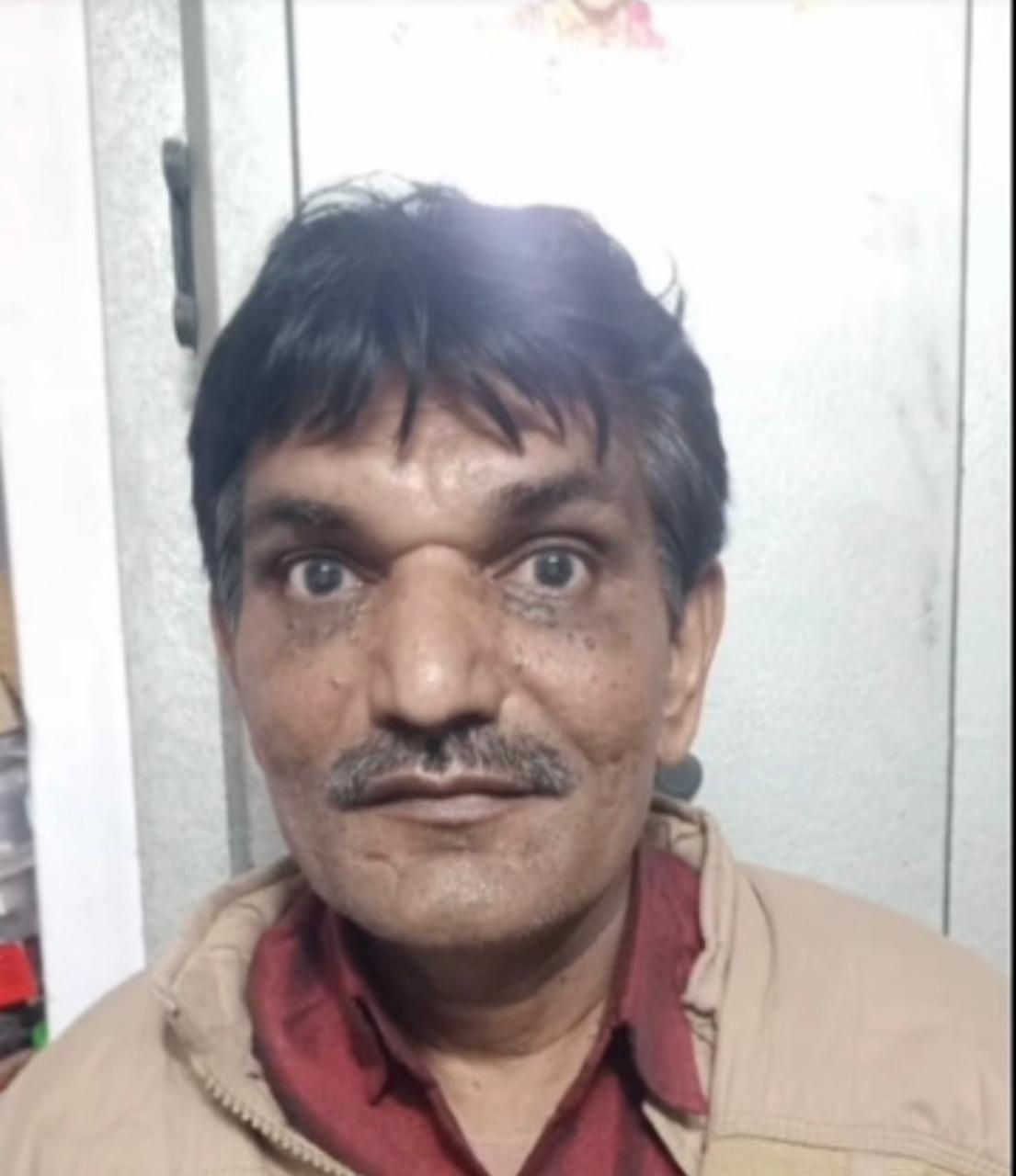 કડી તાલુકાના કૈયલ ગામે  ડિગ્રી વગર દવાખાનું ચલાવી રહેલ એક શખ્સને ડાંગરવા પ્રાથમિક આરોગ્ય કેન્દ્રના તબીબે ઝડપી પાડ્યો.