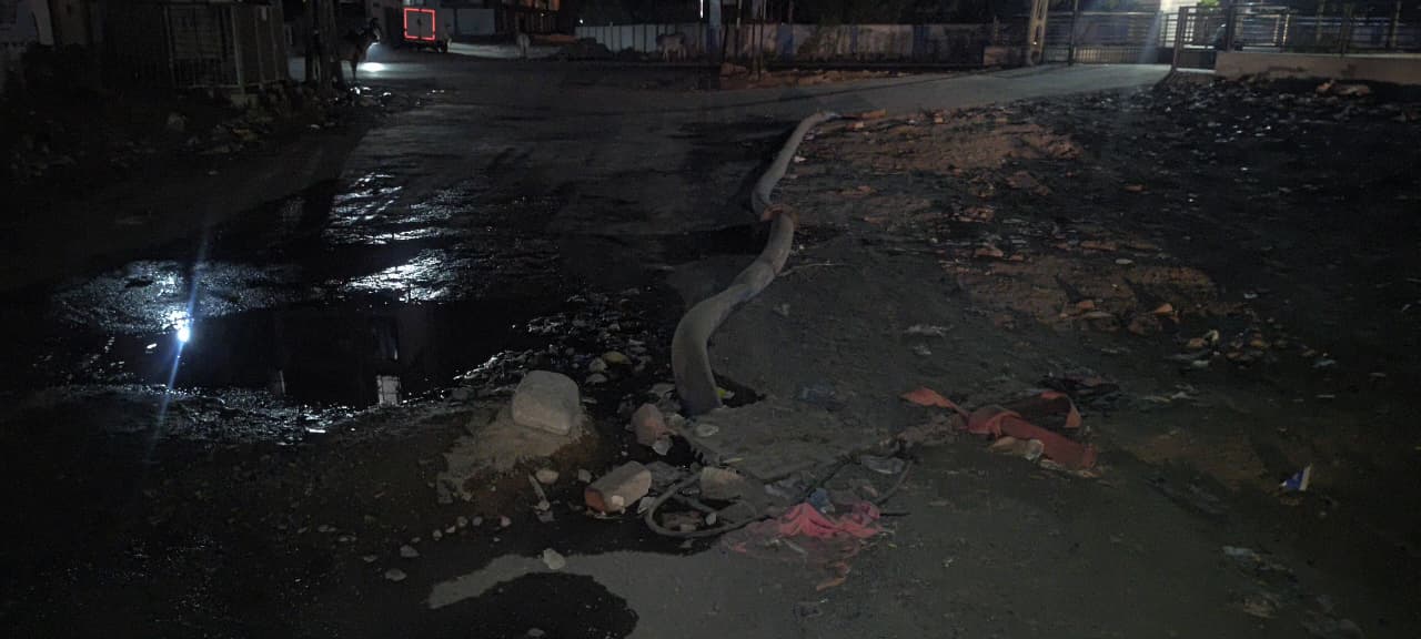 કડીમાં ગટરકામની આડમાં વીજચોરીનો ખેલ? પાલિકા કોન્ટ્રાકટર, UGVCL અધિકારીઓ અને તંત્ર સામે ગંભીર સવાલો.