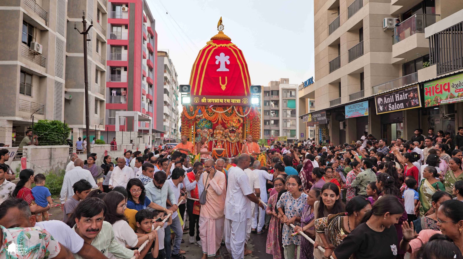 ઈસ્કોન હરે કૃષ્ણ મંદિર, ભાડજની શાખા હરે કૃષ્ણ સેન્ટર, કડી દ્વારા ભગવાન શ્રી જગન્નાથજી પાવન રથયાત્રાનુ ભવ્ય આયોજન કરવામાં આવ્યું હતું.